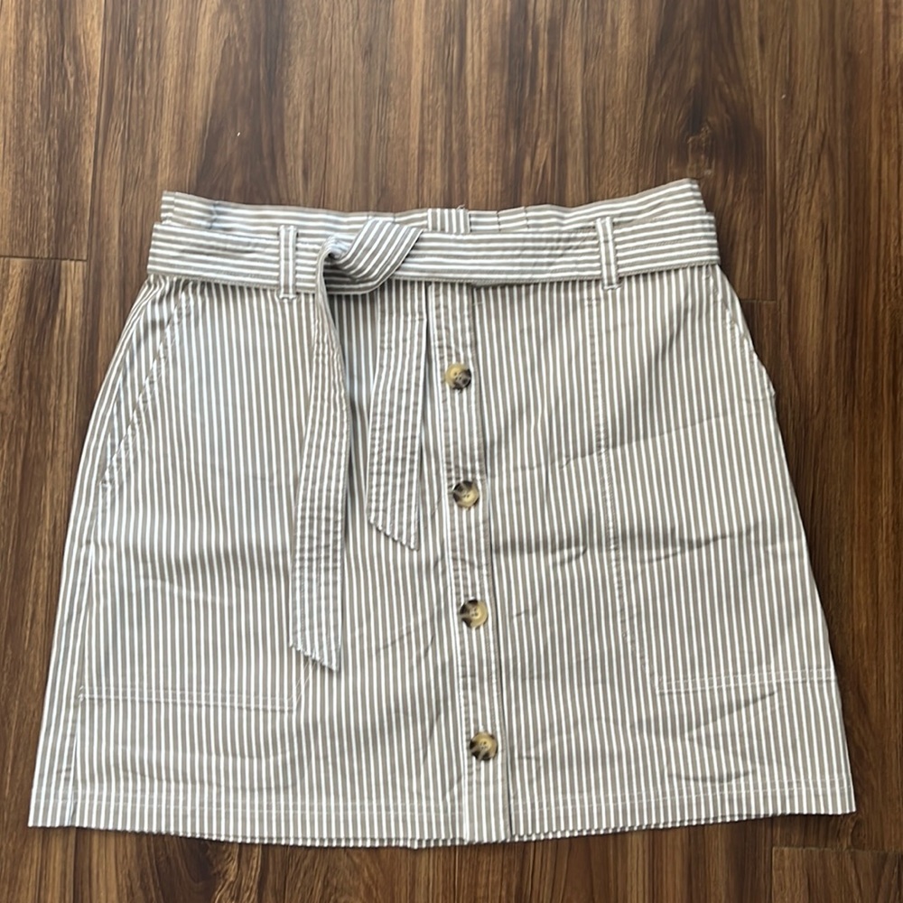 Abercrombie cream and beige striped skirt. New with tag!